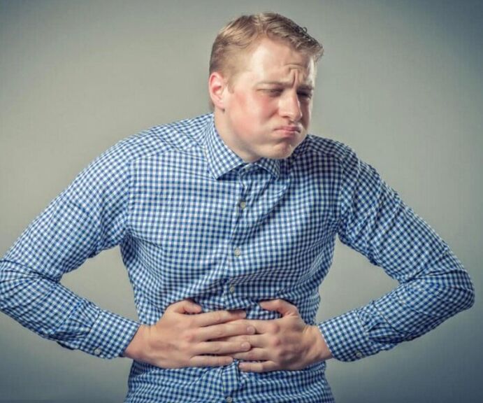 Dor abdominal e náuseas debido a parasitos no corpo